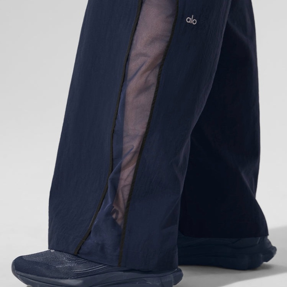 ALO High-Waist Origin Wide Leg Track Pants navy & black - Picture 3 of 10